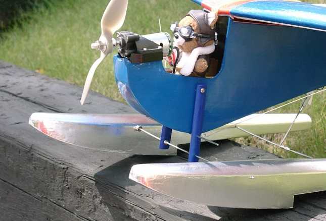 Graham McAllister SkyBug - RC Groups When I discovered that RBC Kits was planning a float kit for park flyers, I knew they would be perfect for the SkyBug. With all that extra power, ... - Graham McAllister SkyBug - RC Groups